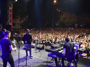 Gönenliler Mehmet Erdem’le birlikte söyledi