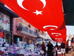 Festival caddesine, 500 metrelik bayrak