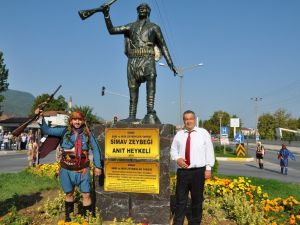 “Simav Zeybeği Anıt Heykeli” törenle açıldı