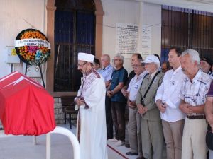 Usta tiyatrocu son yolculuğuna uğurlandı