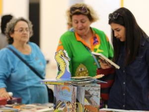 Kitapseverler Maltepe Kitap Fuarı’nda buluştu