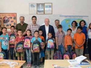 Başkan Gümüş’ten Çocuklara Dayanışma Çantası