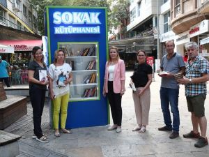 Merkezefendi Belediyesi ‘Sokak Kütüphanesi’ kurdu