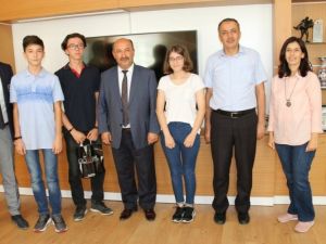 Kütahya’da Teknofest’e katılacak öğrencilerden İl Milli Eğitim Müdürlüğü’ne ziyaret