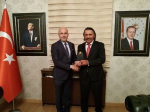 Sertan Ayçiçek’e, ’Yılın CEO’su’ ödülü