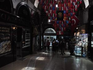 Kapalıçarşı karanlığa büründü