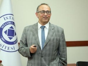 "Teknoloji üreticileri planlı eskitme yaparak tüketime zorluyor"