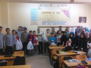 Hisarcık’ta 112 öğrenciye kırtasiye malzemesi yardımı