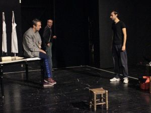 Tel Aviv’de yazılan oyunu Kosovalı yönetmen Ankara’da sahneleyecek