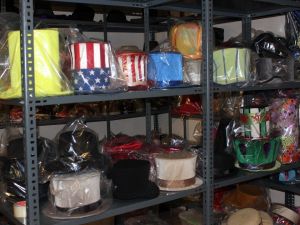 Şapkayı, kırmızı perdeyle buluşturan DT Şapka Atölyesi