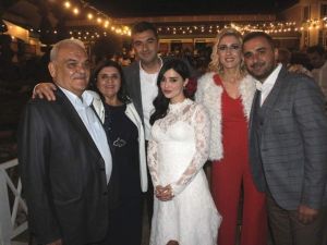 Melike İpek Yalova, yapımcı Altuğ Gültan ile evlendi