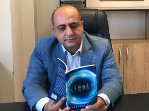 Girdap şiir kitabı raflardaki yerini aldı