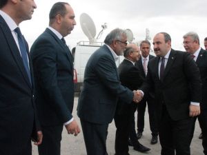 Bakan Varank: "Türkiye’nin yarınlarını hiç kimseye ipotek ettirmeyiz”