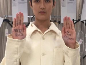 Gucci’nin deli gömleğini protesto eden modelden destekçilerine teşekkür