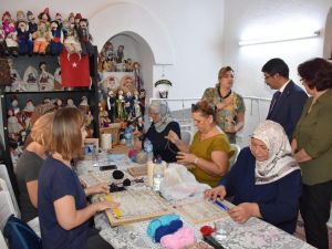 Başkan Çelik geleneksel el sanatları kurslarını inceledi