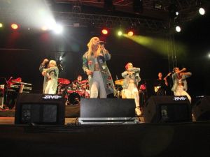 Kilis’te Ece Seçkin hayranlarıyla buluştu