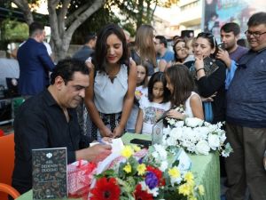 Ege, Menteşe’de hayranlarıyla buluştu