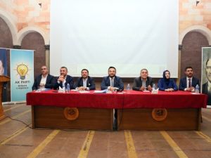 Belediye Başkanı Arı, “Herkes başını iki elinin arasına alıp düşünmek ve kendini hesaba çekmek zorunda”