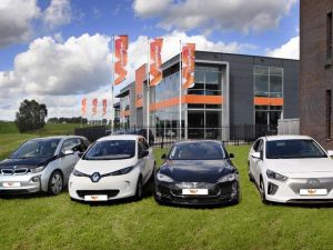 Elektrikli araçlar dizel ve benzinliyle makası kapatıyor