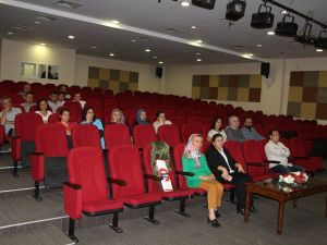 Sağlık personellerine kan ve kök hücre bağışı semineri