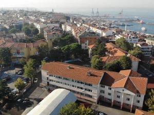 Burhan Felek Anadolu Lisesi’nden taşınan öğrenciler eğitime başladı