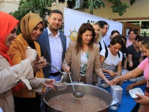 AK Parti Milas İlçe Kadın Kolları aşure etkinliği düzenledi