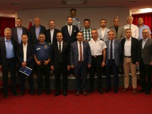 Yeni kaymakam ‘devler’ ile buluştu