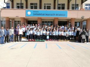 Çavdarhisar İmam Hatip Ortaokulu’na başarı belgesi