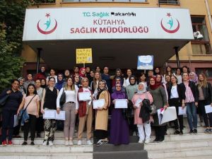 Kütahya’da Anne Sütü ve Danışma Emzirme Danışmanlığı eğitimi