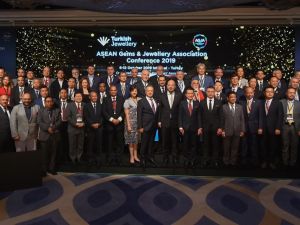 500 milyar dolarlık mücevher pazarı İstanbul’da buluştu