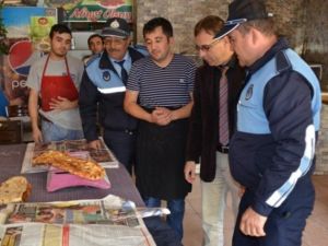 Emet Zabıta Amirliği ekipleri esnafı bilgilendirdi