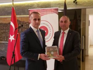 Almanya’da Başkonsoloslara Manisa üzümü