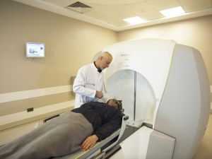 Öldürmüyor, süründürüyor