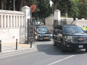Cumhurbaşkanı Erdoğan’a cuma namazı çıkışında yoğun ilgi