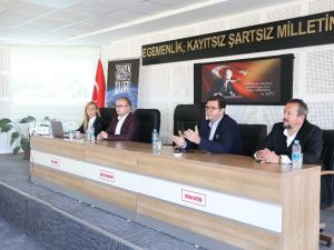 DENİB Serinhisar’da iş insanlarına nasıl ihracatçı olacaklarını anlattı