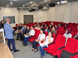 Manisa Şehir Hastanesinde yoğun bakım hemşireliği eğitimi