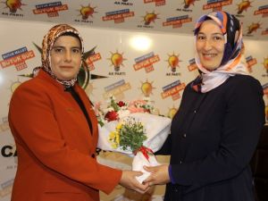 AK Parti Kadın Kollarında görev değişimi
