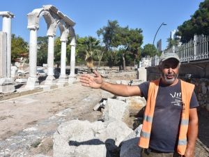 Thyateira’da ’Roma Caddesi’nin sütunları ayağa kaldırılıyor