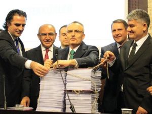 Cumhurbaşkanlığı Strateji ve Bütçe Başkanı Naci Ağbal, 2020 yılı Merkezi Bütçe Kanunu Teklifini açıkladı