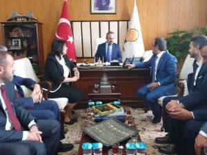 Bülent Turan TBMM’de AK Parti İl Genel Meclisi üyelerini misafir etti