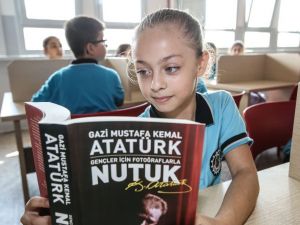 Buca’da bağışlanan kitaplar öğrencilerle buluştu