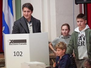 Kanada seçimlerinin kazananı Trudeau