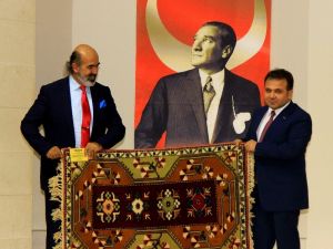 MÜSİAD Kurucu genel başkanı Erol Yarar; “İktisaden kalkınmak zorundayız”