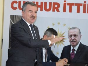 Özdemir: “Siyasi ve ekonomik darbelere karşı ayaktayız”