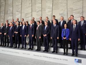 Bakan Akar, NATO Savunma Bakanları aile fotoğrafına katıldı