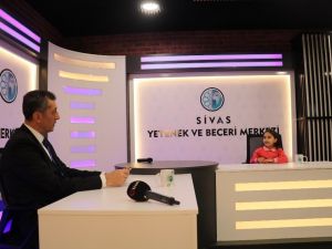 Bakanı güldüren sorular