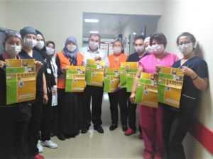 Kütahya’da hastane personeli maske takarak LÖSEV’e destek verdi