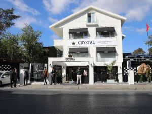 Ünlü sanatçılar ve sosyal medya fenomenleri açılışta