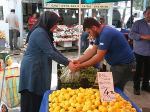 Pazarlarda yazlık meyve ve sebzeler yerlerini kışlıklara bıraktı