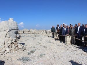 Bakan Ersoy’un Nemrut programında belediye başkanı fenalaştı
